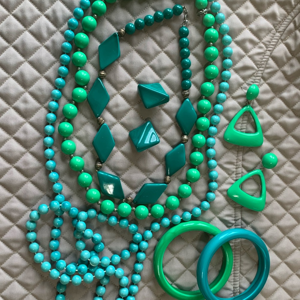 Vintage 80's Big Aqua Teal Kelly Green Bangles Beads Earrings Jewelry Costume